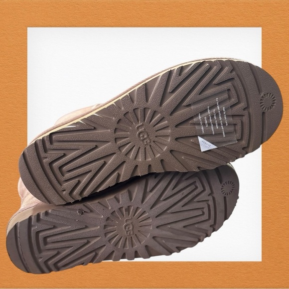 UGG Classic Short II Winter Boots - Picture 5 of 6